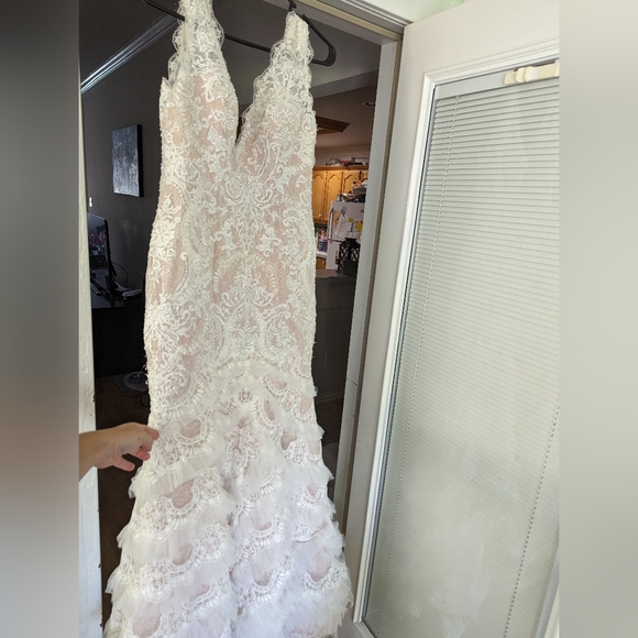 Gorgeous mauve/white Wedding Dress, size 10, intricate lace and beading - Picture 7 of 14